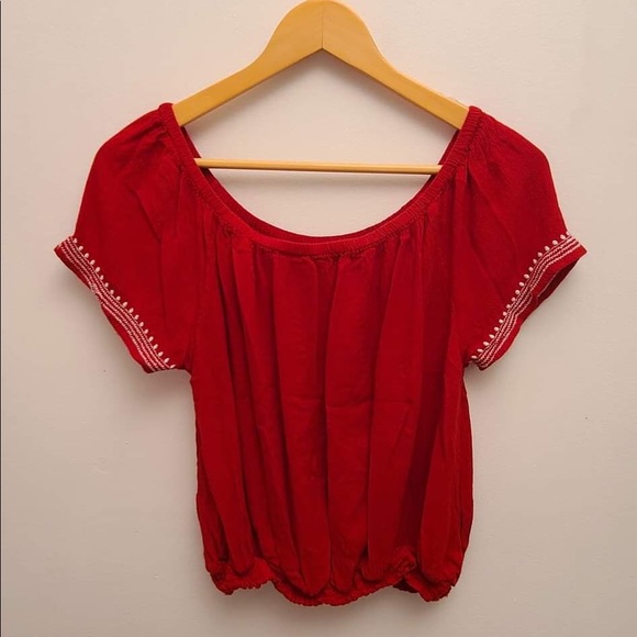 💗3/$25 Dynamite Red Off Shoulder Crop Blouse - Picture 3 of 4